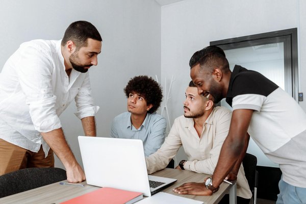 Découvrez les avantages du coworking à lyon : flexibilité et énergie au centre-ville